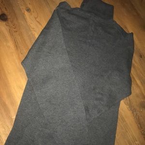 GAP grey turtleneck sweater